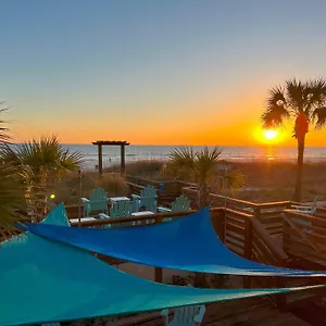 Beachfront - Perfect Location - Free Chairs Apartment